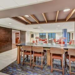 Holiday Inn Express Hotel & Suites Greenville Airport в номере
