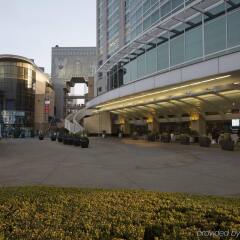 Loews Hollywood Hotel парковка