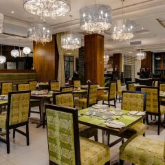 Protea Hotel by Marriott Benin City Select Emotan питание фото 3