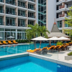 J Inspired Hotel Pattaya Паттайя бассейн