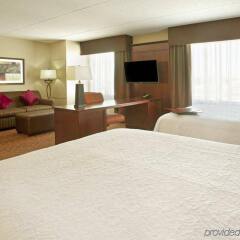 Отель Hampton Inn & Suites MSP Airport/ Mall of America США, Блумингтон - отзывы, цены и фото номеров - забронировать отель Hampton Inn & Suites MSP Airport/ Mall of America онлайн комната для гостей фото 3