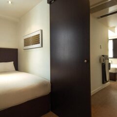 Corus Hotel Hyde Park сейф в номере