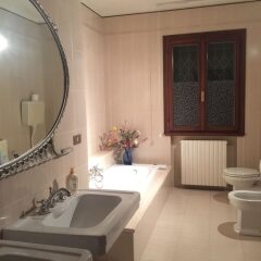 Отель Residence Tenuta Gambalonga Италия, Региональный парк Colli Euganei - отзывы, цены и фото номеров - забронировать отель Residence Tenuta Gambalonga онлайн ванная фото 2