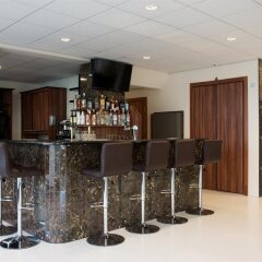 Hotel King's Court гостиничный бар