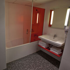 Отель ibis Styles Toulouse Cite Espace Франция, Тулуза - отзывы, цены и фото номеров - забронировать отель ibis Styles Toulouse Cite Espace онлайн ванная