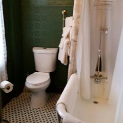 Отель Geiger Victorian Bed and Breakfast США, Такома - отзывы, цены и фото номеров - забронировать отель Geiger Victorian Bed and Breakfast онлайн ванная