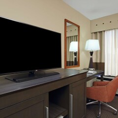 Отель Hampton Inn Columbus-International Airport США, Колумбус - отзывы, цены и фото номеров - забронировать отель Hampton Inn Columbus-International Airport онлайн удобства в номере фото 2