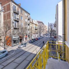 Отель FM Luxury 1-BDR Apartment - Sofia Dream Jungle Болгария, София - отзывы, цены и фото номеров - забронировать отель FM Luxury 1-BDR Apartment - Sofia Dream Jungle онлайн балкон