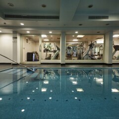 Отель Avalon Courtyard Residence Suites бассейн