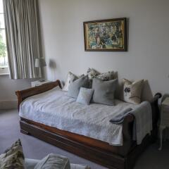 Отель Saffrons Apartment Великобритания, Истборн - отзывы, цены и фото номеров - забронировать отель Saffrons Apartment онлайн комната для гостей фото 4