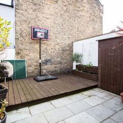 Отель Wonderful 4 Bedroom Home In Kensal Rise