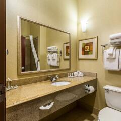 Отель Comfort Suites Galveston США, Галвестон - отзывы, цены и фото номеров - забронировать отель Comfort Suites Galveston онлайн ванная фото 2