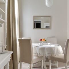 Отель Chestnut Suite - Luxury Home Downtown в номере фото 2
