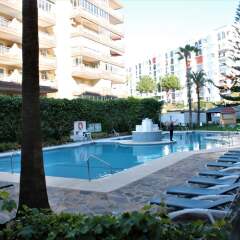 Отель Apartamento Sol del Mar Mediterraneo Фуэнхирола бассейн