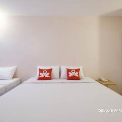Отель Zen Rooms Phetchaburi 13 Бангкок комната для гостей фото 2