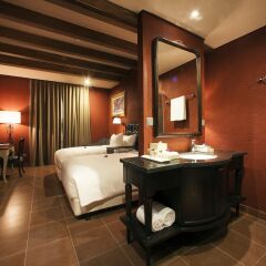 Отель Mercure Danang French Village Bana Hills Вьетнам, Дананг - отзывы, цены и фото номеров - забронировать отель Mercure Danang French Village Bana Hills онлайн сейф в номере