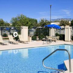 Отель Hampton Inn Albuquerque - University Midtown бассейн