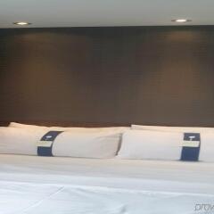 Отель Holiday Inn Express Istanbul-Altunizade комната для гостей фото 2