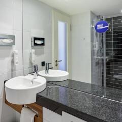 Отель Holiday Inn Express Neunkirchen ванная фото 2