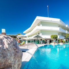 Stamos Hotel бассейн