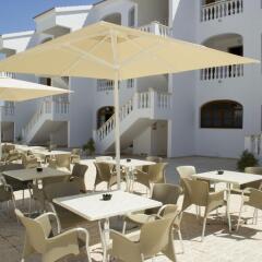 Отель Apartamentos Mar Blanca бассейн