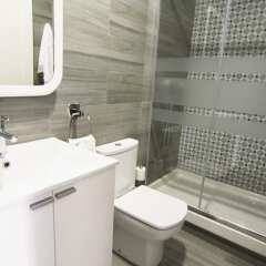 Отель BHM1-012 Beautiful Apartment Испания, Барселона - отзывы, цены и фото номеров - забронировать отель BHM1-012 Beautiful Apartment онлайн ванная