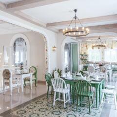 Отель Dalat De Charme Village Resort Далат питание