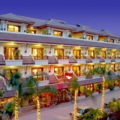 Отель Nirvana Boutique Suites Паттайя вид на фасад фото 2