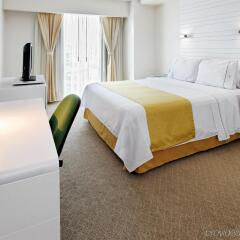 Отель Holiday Inn Express And Suites Mexico City At The Wtc Мехико комната для гостей