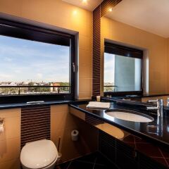 Qubus Hotel Krakow Краков ванная