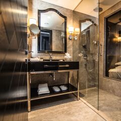DoubleTree by Hilton Hotel Izmir Airport Турция, Измир - отзывы, цены и фото номеров - забронировать отель DoubleTree by Hilton Hotel Izmir Airport онлайн ванная