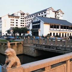 Gloria Plaza Hotel Suzhou бассейн