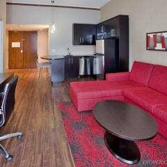 Отель Crowne Plaza Gatineau-Ottawa Канада, Гатино - отзывы, цены и фото номеров - забронировать отель Crowne Plaza Gatineau-Ottawa онлайн комната для гостей фото 4