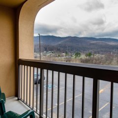 Hampton Inn Caryville-I-75/Cove Lake-State Park in Caryville, United States of America from 184$, photos, reviews - zenhotels.com balcony