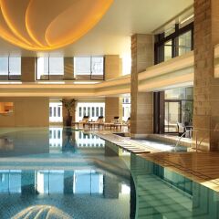 Отель The Peninsula Tokyo бассейн фото 2