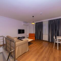 Отель Joy Suites комната для гостей фото 4