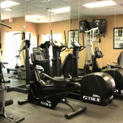 Отель Clarion Inn & Suites Clearwater фитнесс-зал фото 3