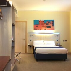 Отель Holiday Inn Express Parma Парма комната для гостей фото 5