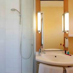 Отель Ibis Marseille Centre Gare Saint Charles ванная фото 2