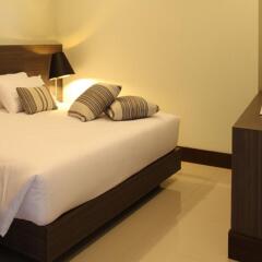 Отель Crystal Suites Suvarnabhumi Airport Бангкок комната для гостей