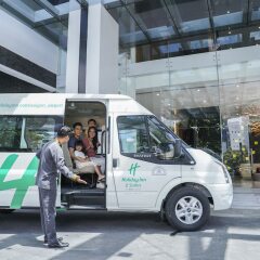 Holiday Inn Hotel And Suites Saigon Airport городской автобус