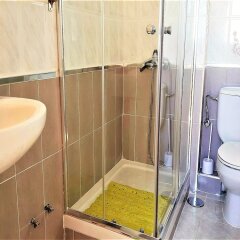 Отель MC YOLO Apartamento Teatro Price Испания, Мадрид - отзывы, цены и фото номеров - забронировать отель MC YOLO Apartamento Teatro Price онлайн ванная