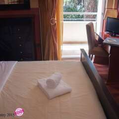 Отель Anastazia Luxury Suites & Rooms сейф в номере