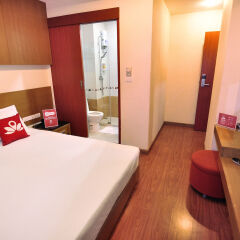 Отель ZEN Rooms Surawong комната для гостей