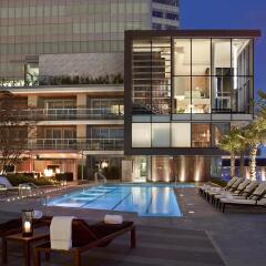 Отель Fairmont Pacific Rim Канада, Ванкувер - отзывы, цены и фото номеров - забронировать отель Fairmont Pacific Rim онлайн бассейн