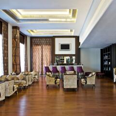 Отель Le Méridien Jaipur Resort & Spa интерьер отеля