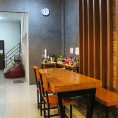 Отель Homey Donmueang Бангкок в номере