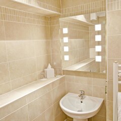 Апартаменты Fountain Court Apartments - Grove Executive ванная фото 2