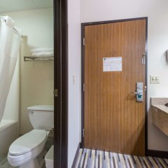 Quality Inn in Laporte, United States of America from 115$, photos, reviews - zenhotels.com bathroom