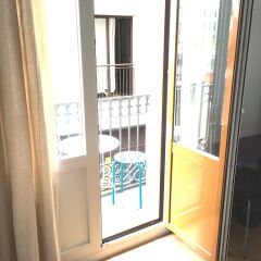 Отель La Palmera Hostal Барселона балкон